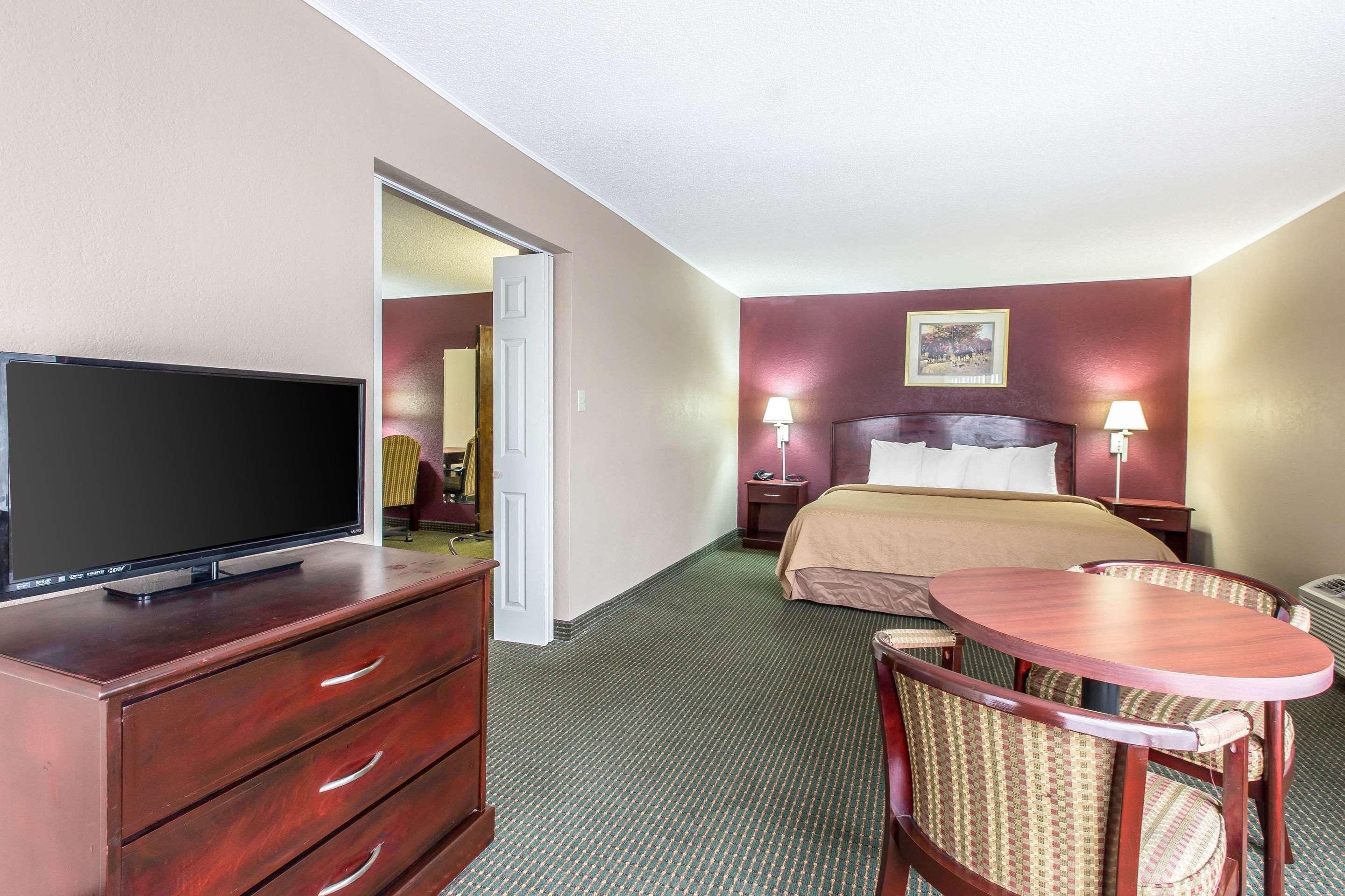 Quality Inn Tifton Exterior photo
