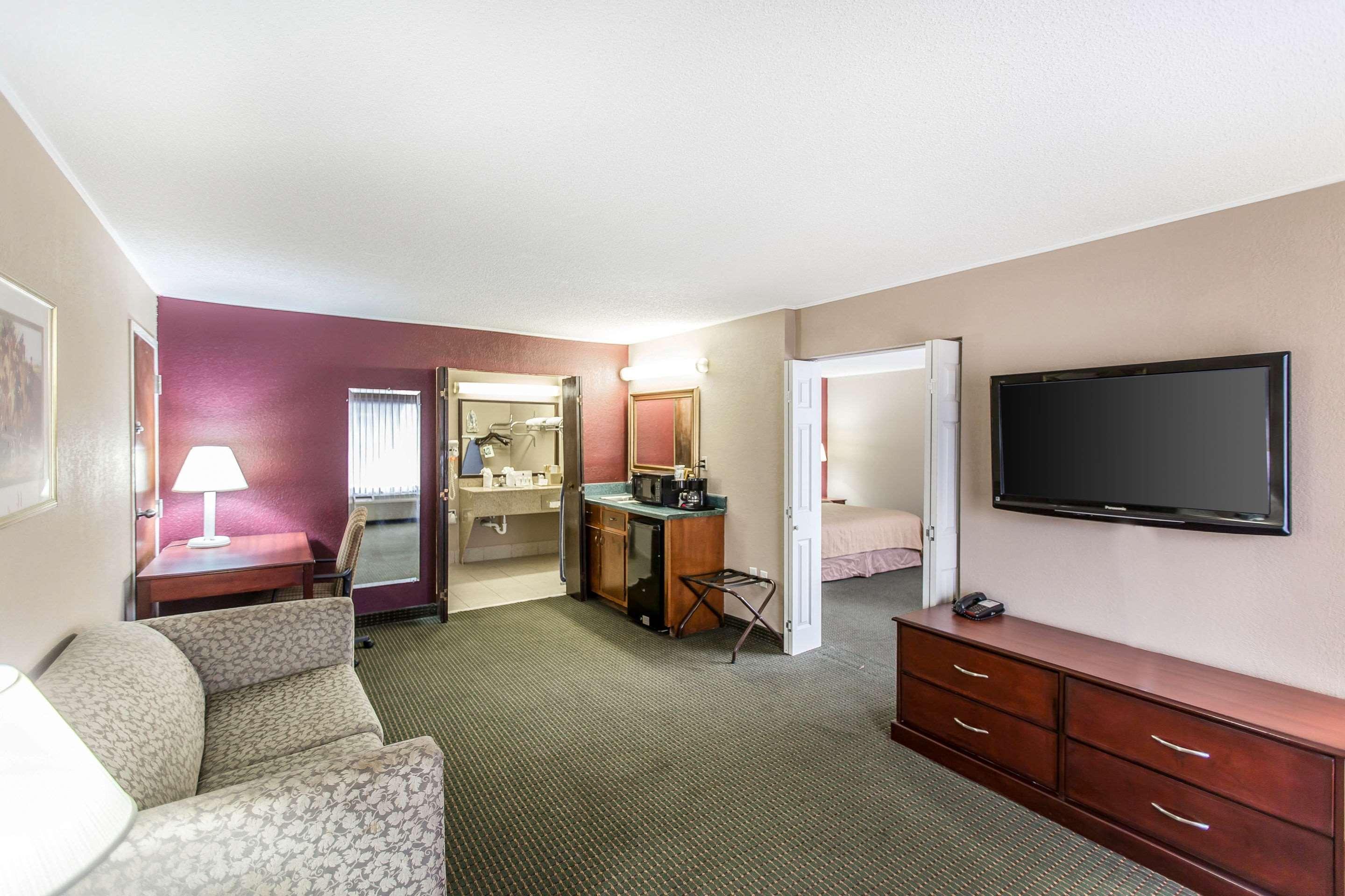 Quality Inn Tifton Exterior photo